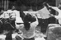 Eugenio-Toussaint-dirigiendo-sesión-de-La-Nopalera